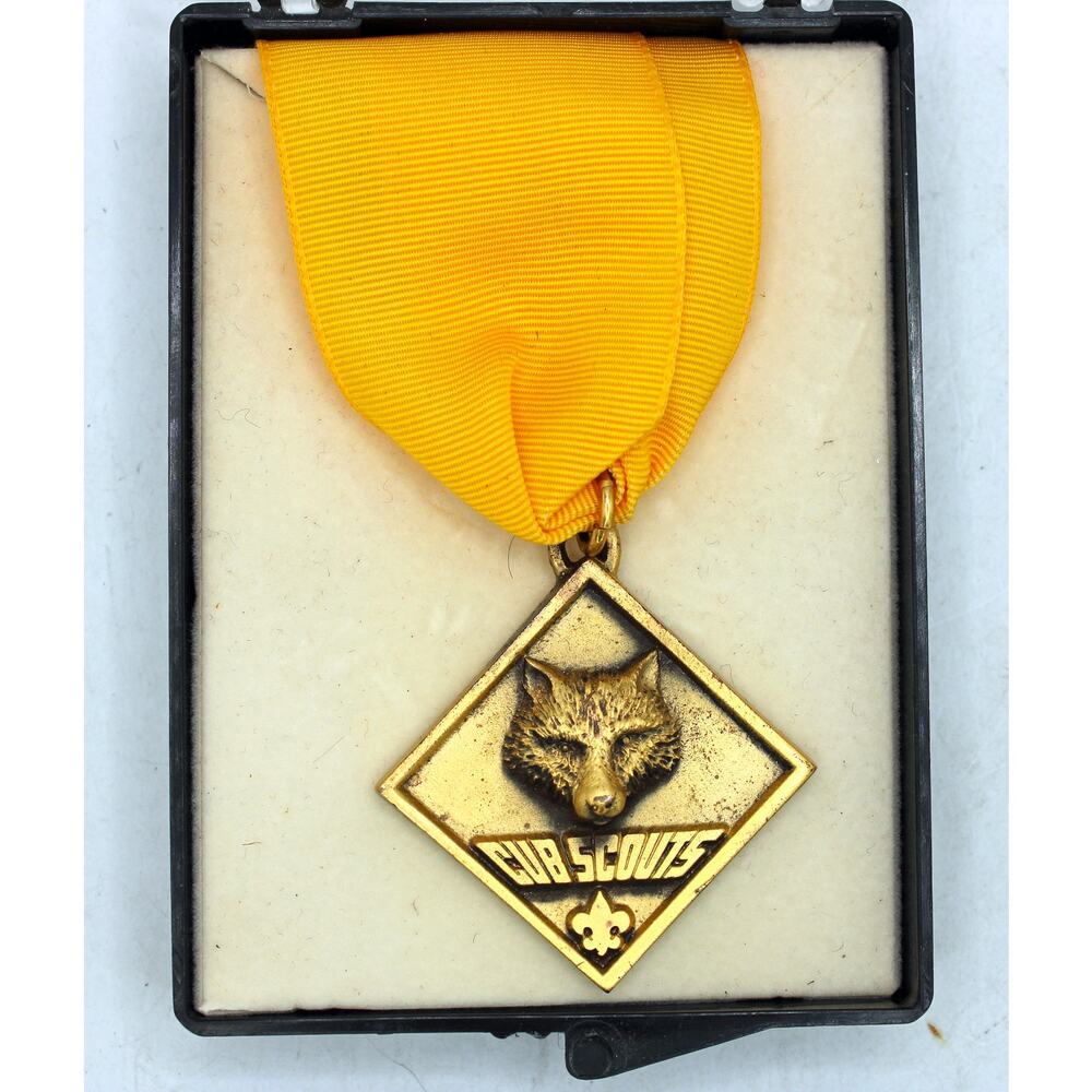 NOS Vintage Webelos Den Leader Boy Scouts Cub Leader Medal Neck Ribbon